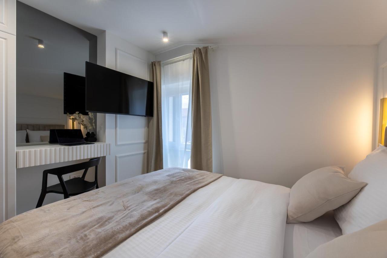 Palace Luxury Rooms Split Exterior foto